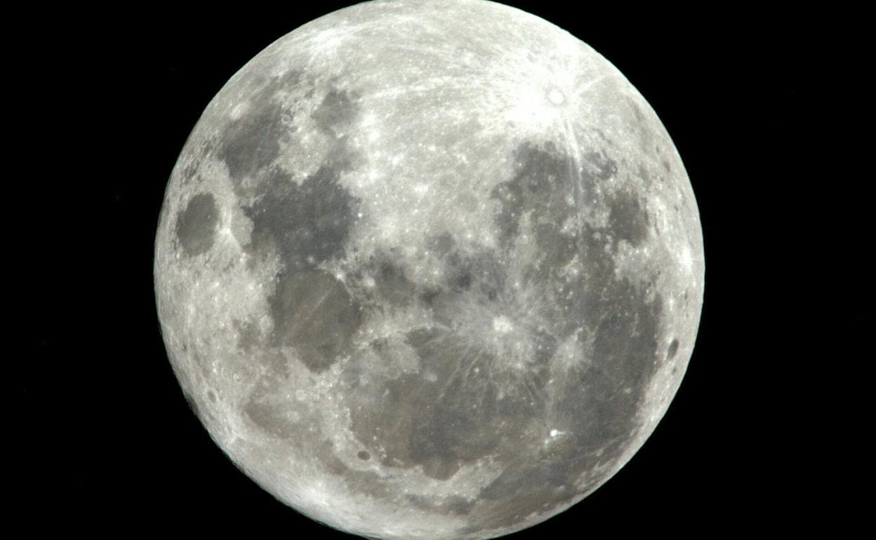 Calendario lunar de abril 2021 Cuándo ver la Superluna rosa y todas